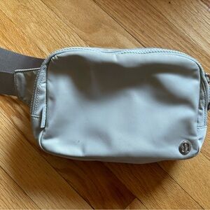 Lululemon everywhere belt bag 2L